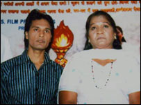 फ़िल्म में मायावती की भूमिका करने वाली प्रतिमा कन्नन निर्देशक के साथ