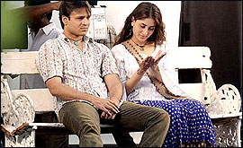 Vivek Oberoi & Kareena Kapoor in Yuva