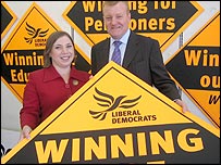 Нова депутатка парламенту Сара Тетер і лідер Ліберально-демократичної партії Чарлз Кеннеді