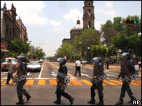 Policiais em Guadalajara, México, que recebe nesta semana a III Cúpula América-Latina, Caribe e União Européia