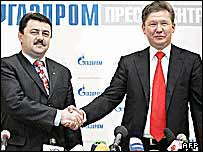 الکسی ميلر (راست) مدير عامل گازپروم و الکسی ايوچنکو معاون وزير انرژی اوکراين