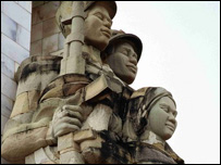 Tượng đài hữu nghị Việt Nam - Campuchia 