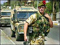 Sevkedilmesi düşünülen birlikten bir İngiliz askeri