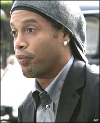 O meia Ronaldinho Gaúcho