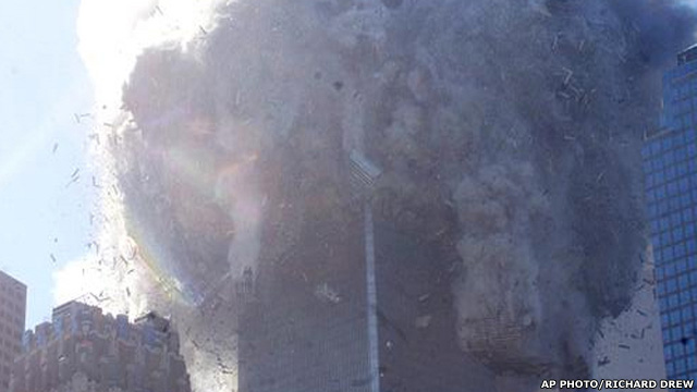 Torre Norte colapsando