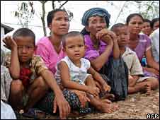 Người dân ở Dedaye, cách Rangoon 130km