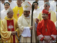 Lễ Tấn phong Linh mục ở Hà Nội hồi tháng 11/2005