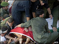 Palestinos em Ramallah