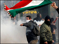 Đụng độ ở Budapest vào ngày kỷ niệm khởi nghĩa 1956