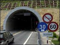 Dự án Hầm đường bộ Hải Vân có sử dụng vốn ODA - ảnh Vietnamnet