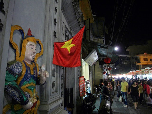 Hanoi, market street