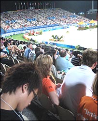 Chineses dormem em prova (Foto: Marina Wentzel/BBC Brasil)