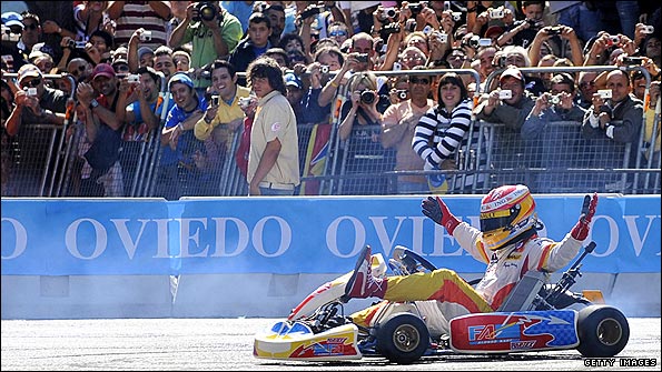 Fernando Alonso wows a large crowd in his hometown of Oviedo in northern Spain