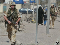 Basra'daki İngiliz askerleri