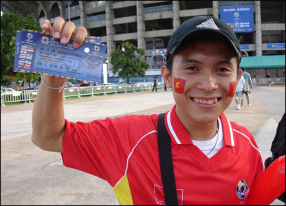 Sinh viên Việt Nam từ ĐH thể thao ở Bangkok