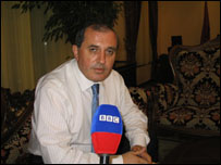 Ish-ministri i jashtëm Besnik Mustafaj duke folur për BBC-në (arkiv)