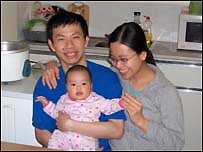 Gia đình anh Vũ – chị Nga