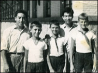 跟庄则栋和张燮林合影