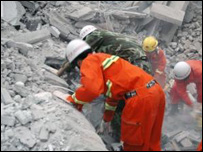 Tìm kiếm nạn nhân