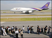  Đón khách tại sân bay quố tế Bangkok