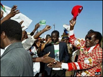 موگابه در مبارزات انتخاباتی