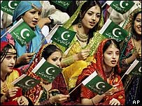 Comemorações foram mais discretas devido à ameaça de militantes islâmicos