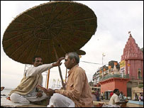 बनारस के घाट पर