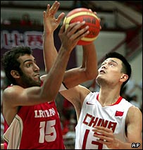 حامد حدادی مقابل یائو مینگ