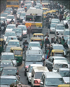 भारत में ट्रैफ़िक जाम के कारण समय और काम के नुकसान के बारे में शायद ही कोई सोचता है