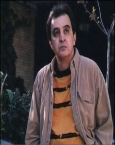 فریدون فروغی در نمایی از فیلم قریه من ساخته مهران زینت بخش 