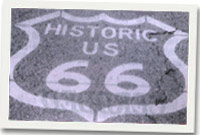 Arwydd ar y ffordd enwog ei hun