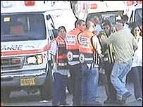 Equipe de resgate no local do atentado