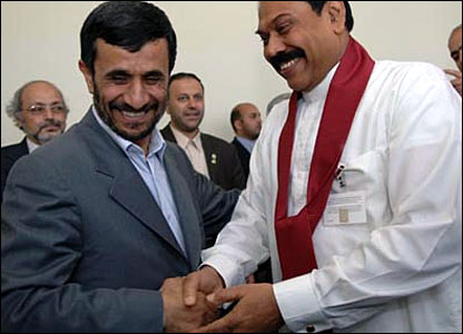 President Ahmedinejad (L) with President Rajapaksa (Library photo)