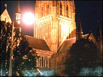 Worcester Cathedral floodlit