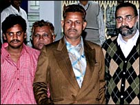 हिरासत में मोनिंदर सिंह और सुरेंद्र कोली