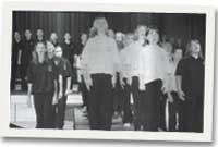 Golygfa o'r sioe gerdd <i>Dal Ein Tir</i>