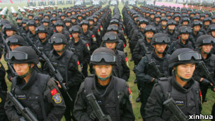 武警部隊宣誓維穩