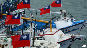 参加保钓护渔抗议的台湾渔船