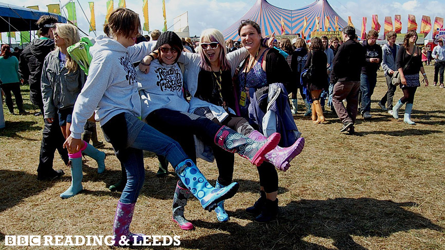 Reading Friday's Crowd