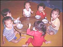 उत्तर कोरिया में बच्चे