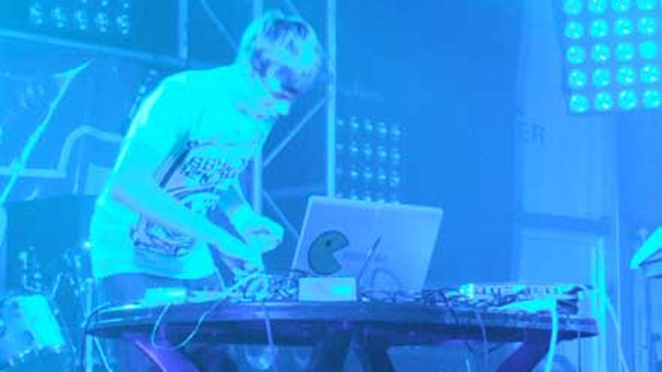 Gruff o Crash Disco!