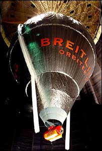 The model gondola and envelope in the exhibition