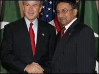 صدر مشرف اور صدر مشرف: فائل فوٹو