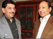 فیصل صالح حیات اور شجاعت حسین