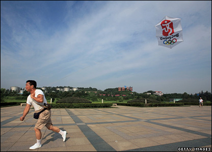 Thả diều mang biểu tượng Thế Vận hội Bắc Kinh