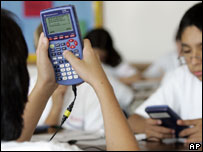 学生使用计算机