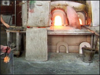 د ښيښې جوړولو فابريکه