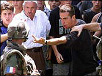 Confronto em Kosovo em 1999