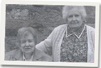 Mrs Amy Jones a Mrs Lena Williams