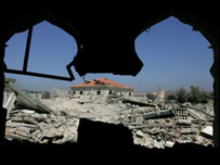 Bombardeio que matou 54 civis esvaziou ruas de Qana